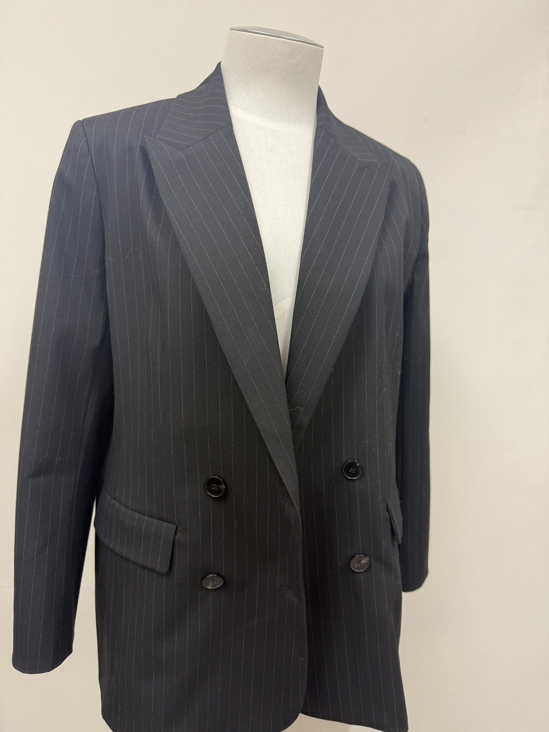 Moochi, Jacket, 8