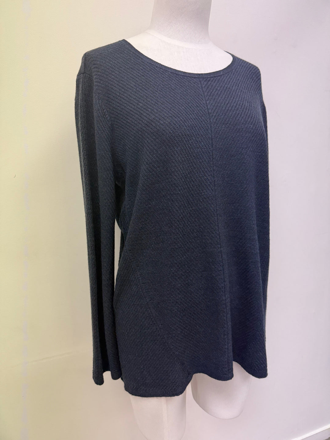Untouched World, Knit, M