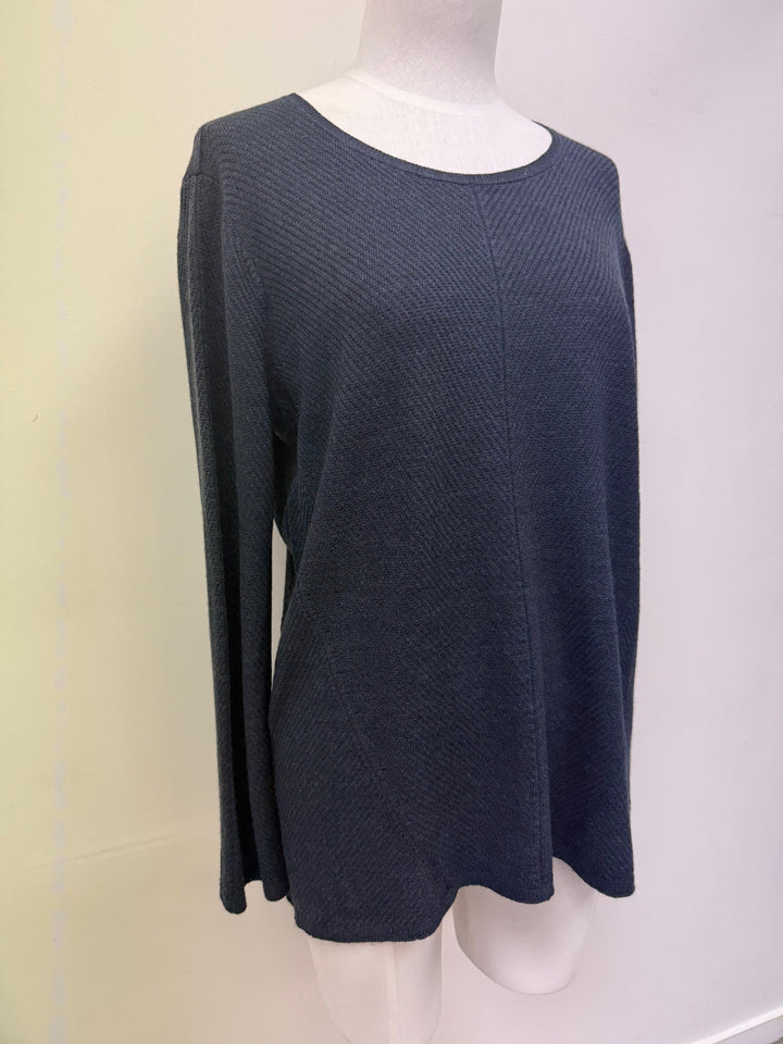 Untouched World, Knit, M