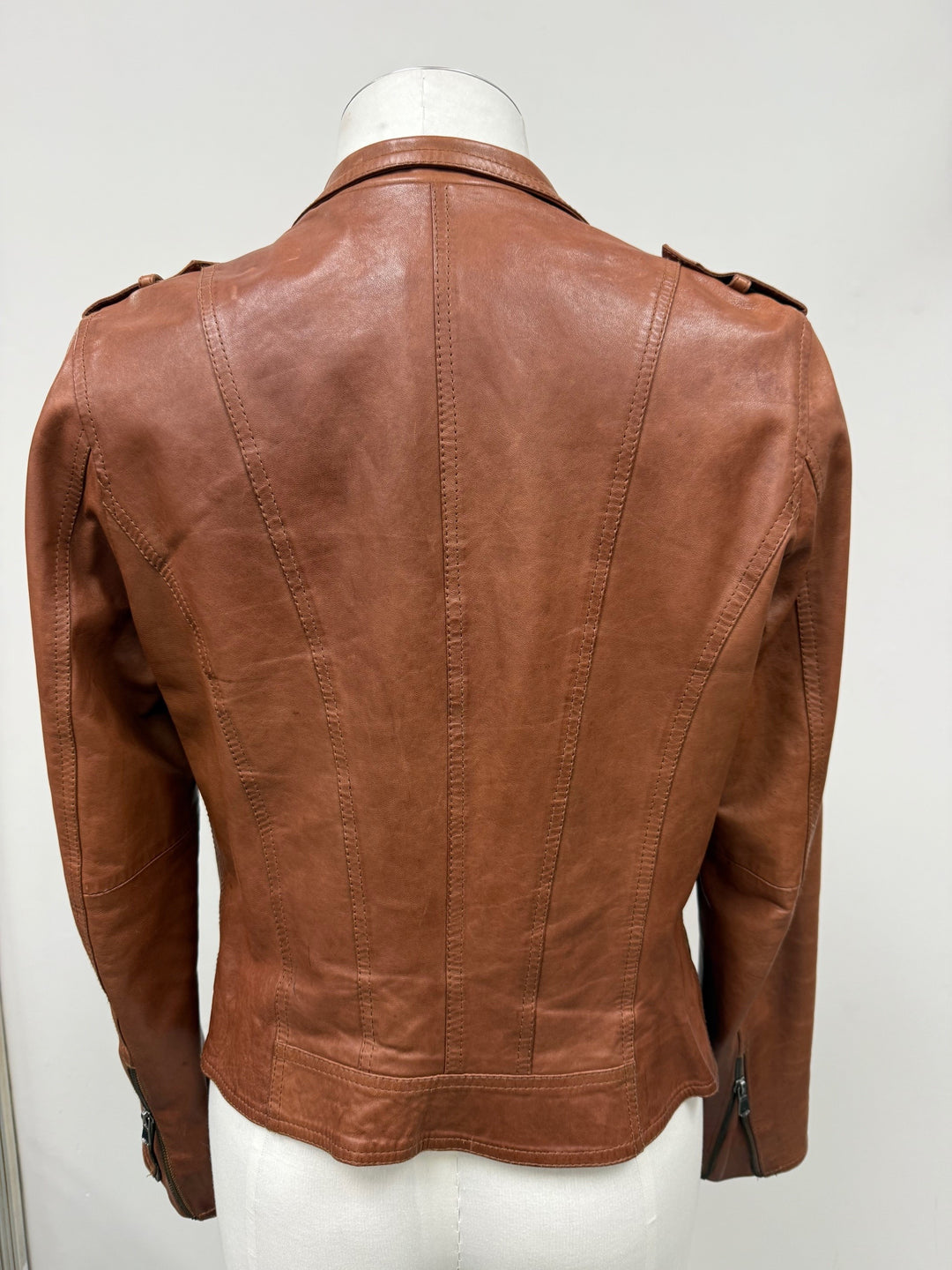 Vera Pelle, Jacket, 14