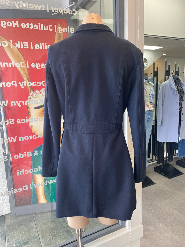 Company of Strangers, Coat, 10