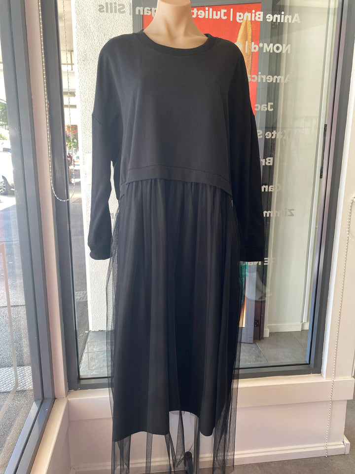Curate, Dress, L