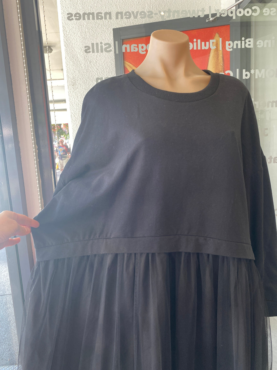 Curate, Dress, L