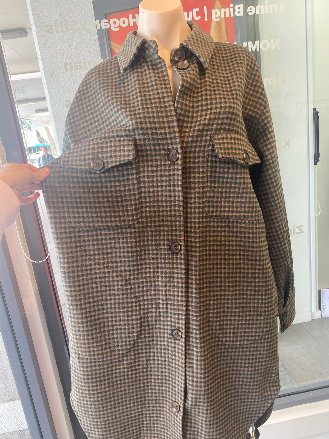 Moochi, Coat, S