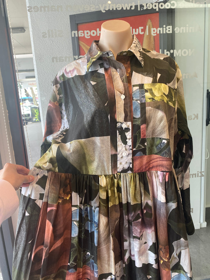 Kowtow, Dress, M