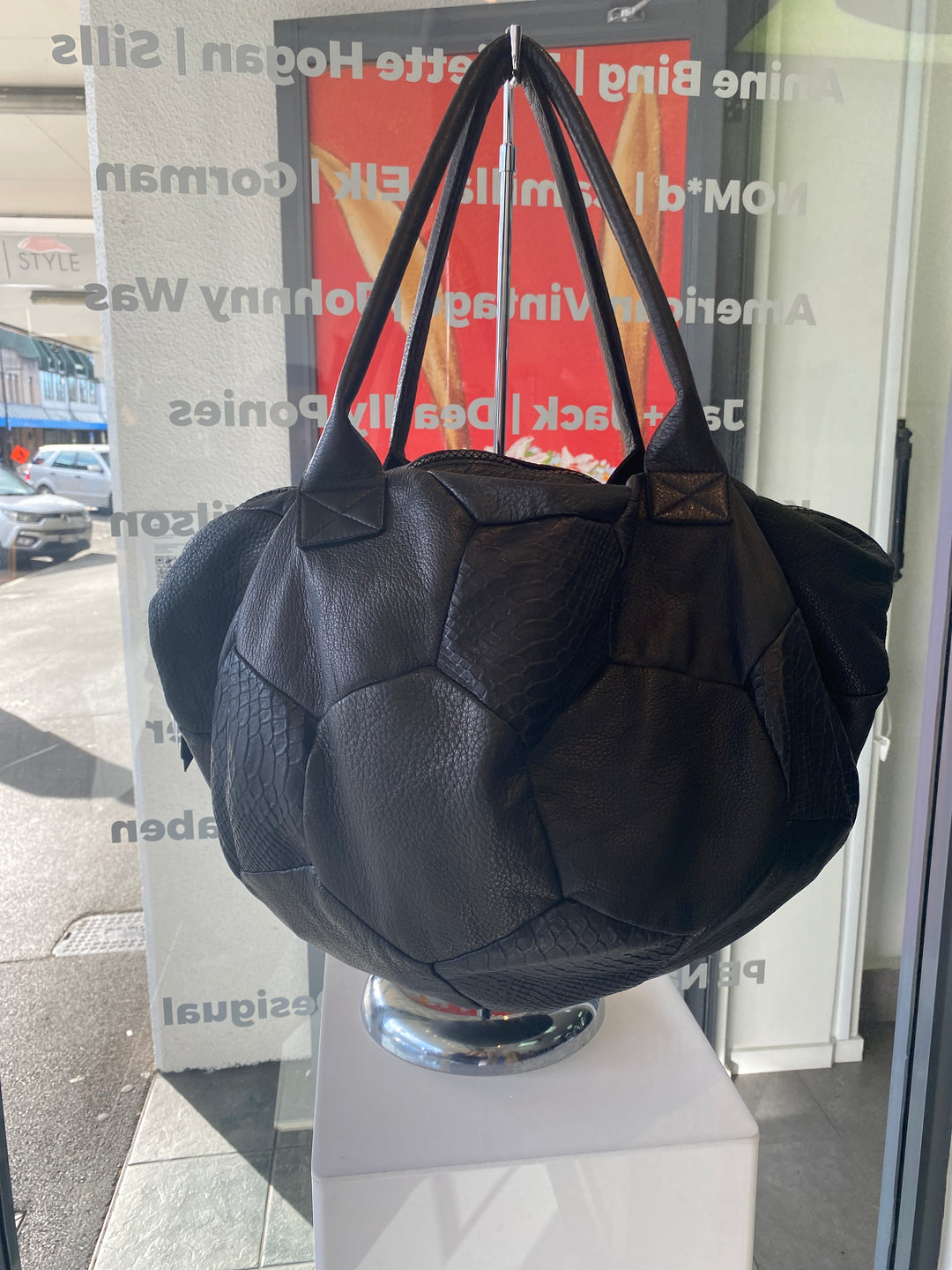 Zambesi, Bag