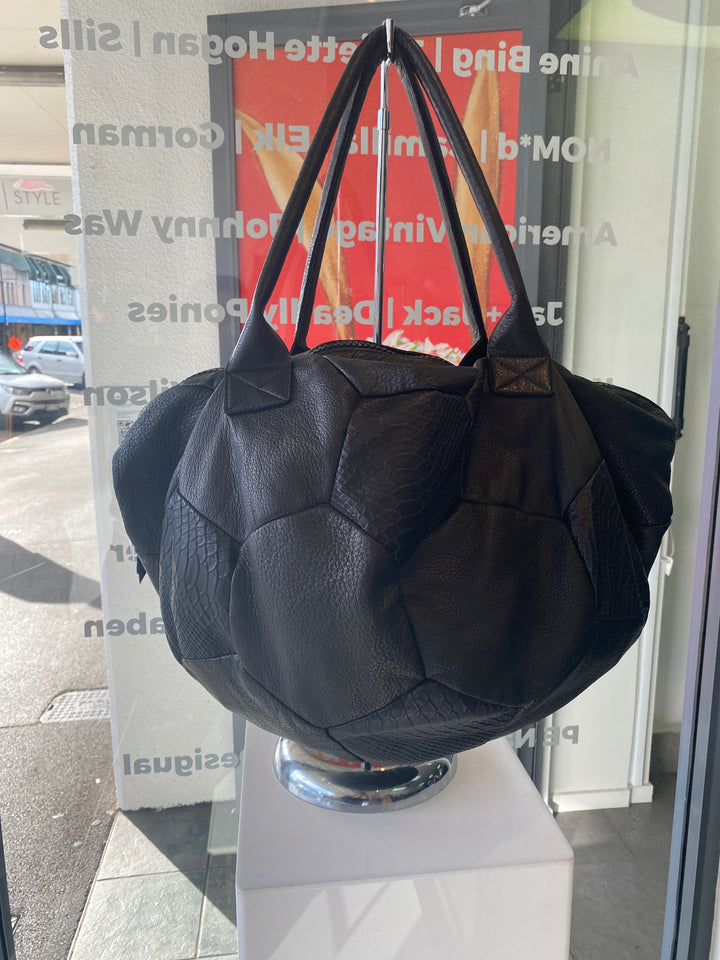 Zambesi, Bag