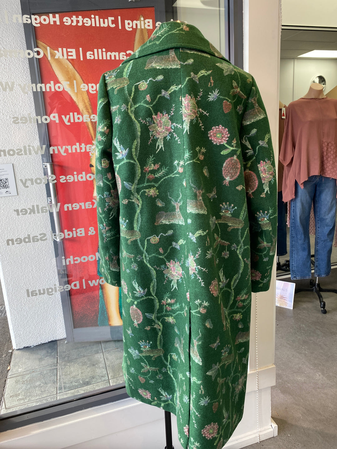 Curate, Coat, 14