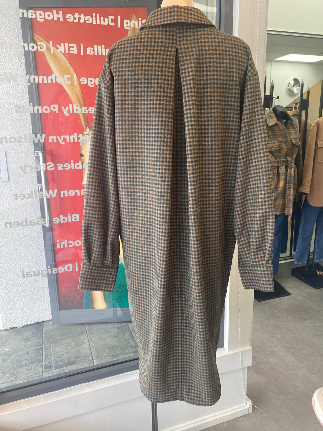 Moochi, Coat, S