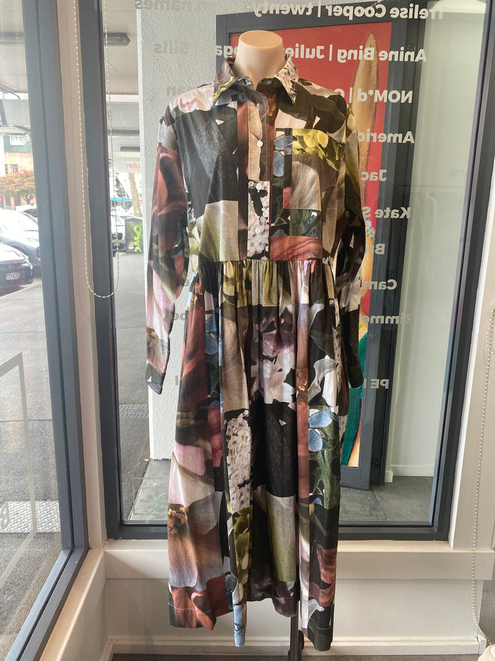 Kowtow, Dress, M