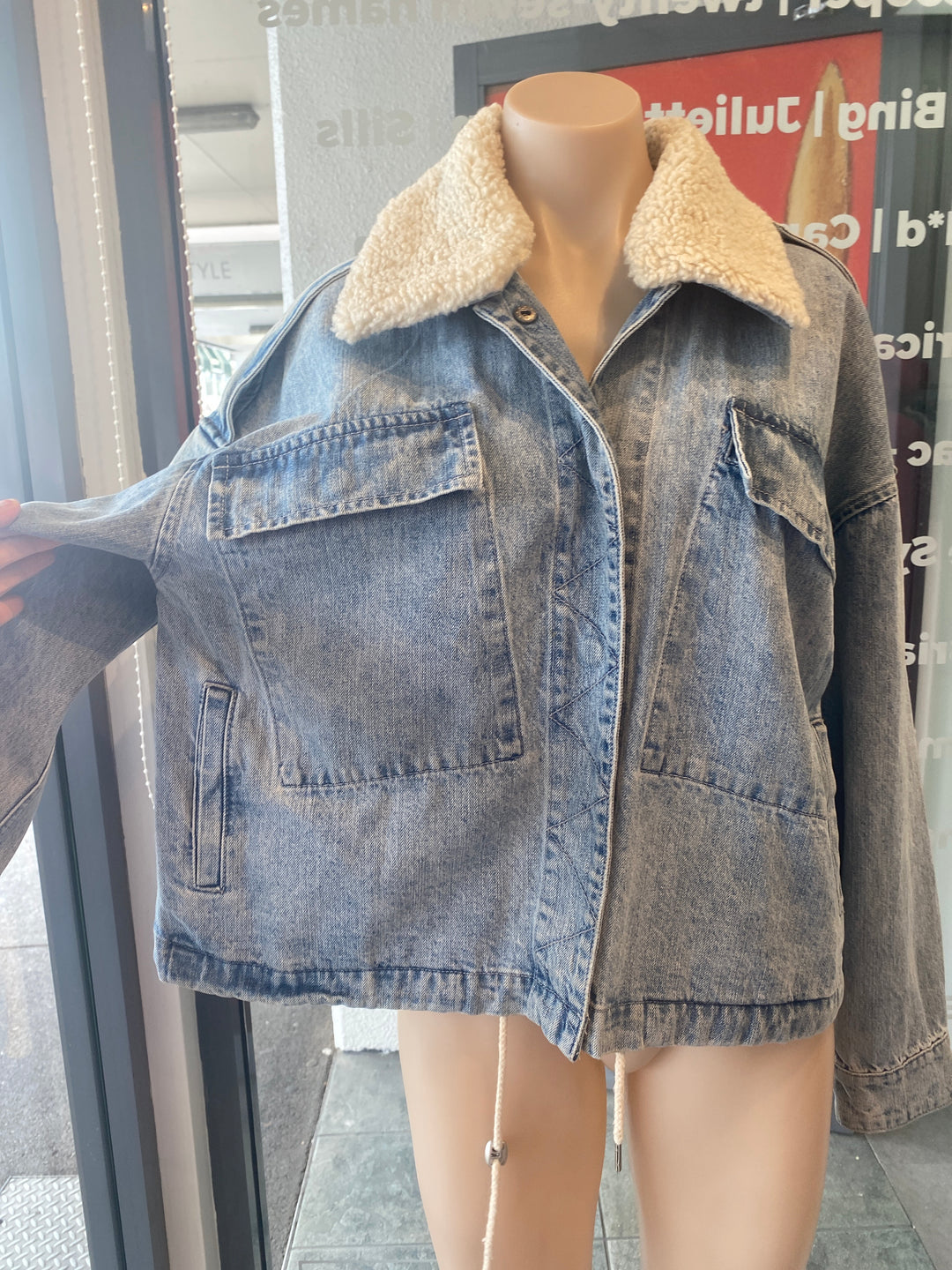 Moochi, Jacket, S