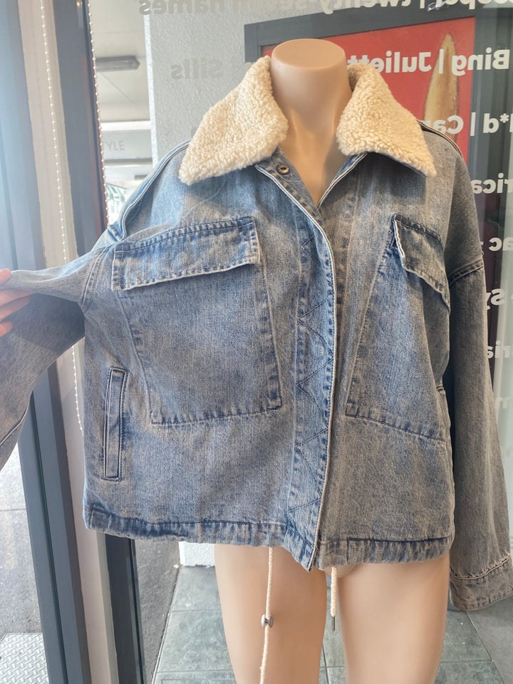 Moochi, Jacket, S
