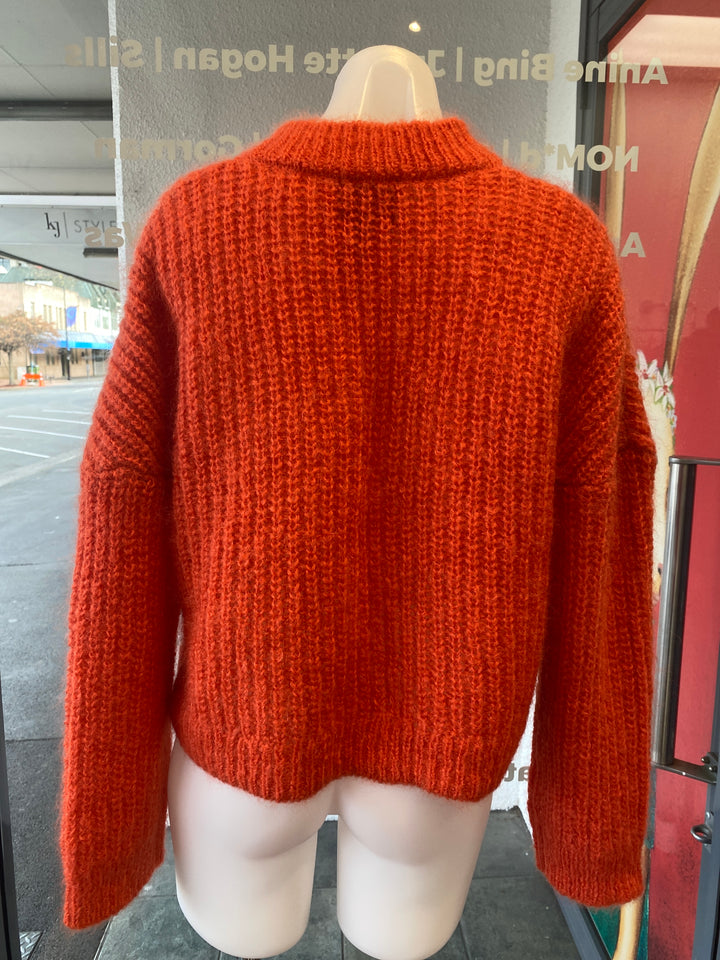 New Lands, Knitwear, 12