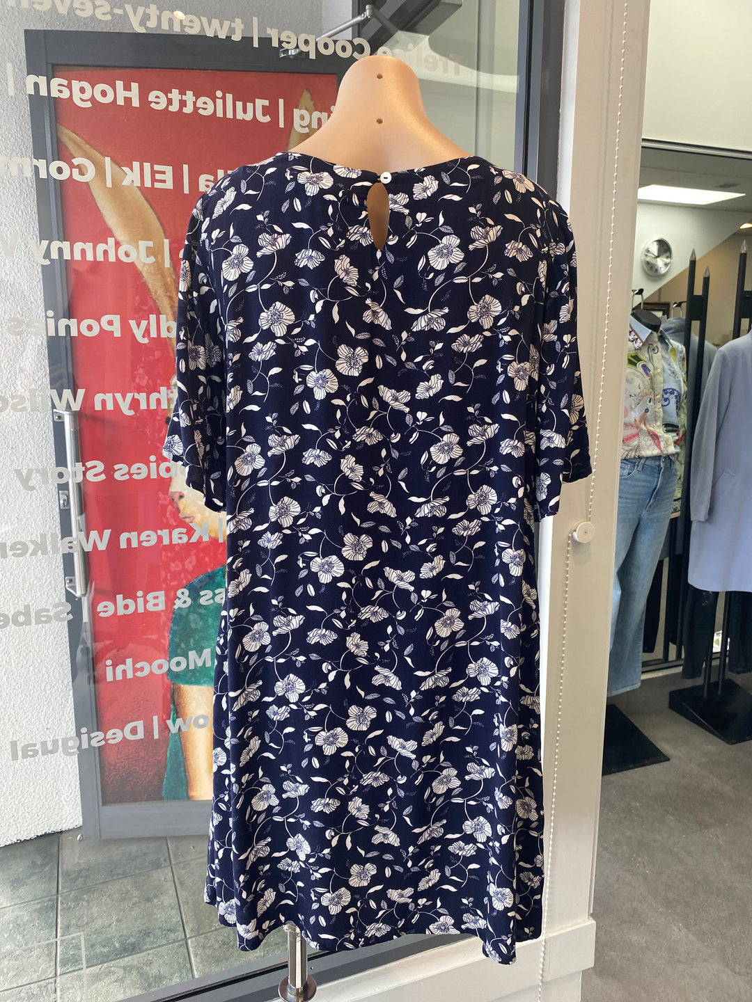 Twenty Seven Names, Dress, 10