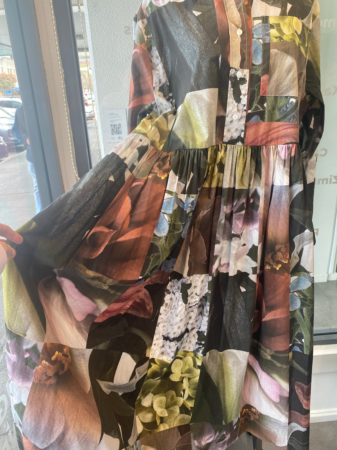 Kowtow, Dress, M