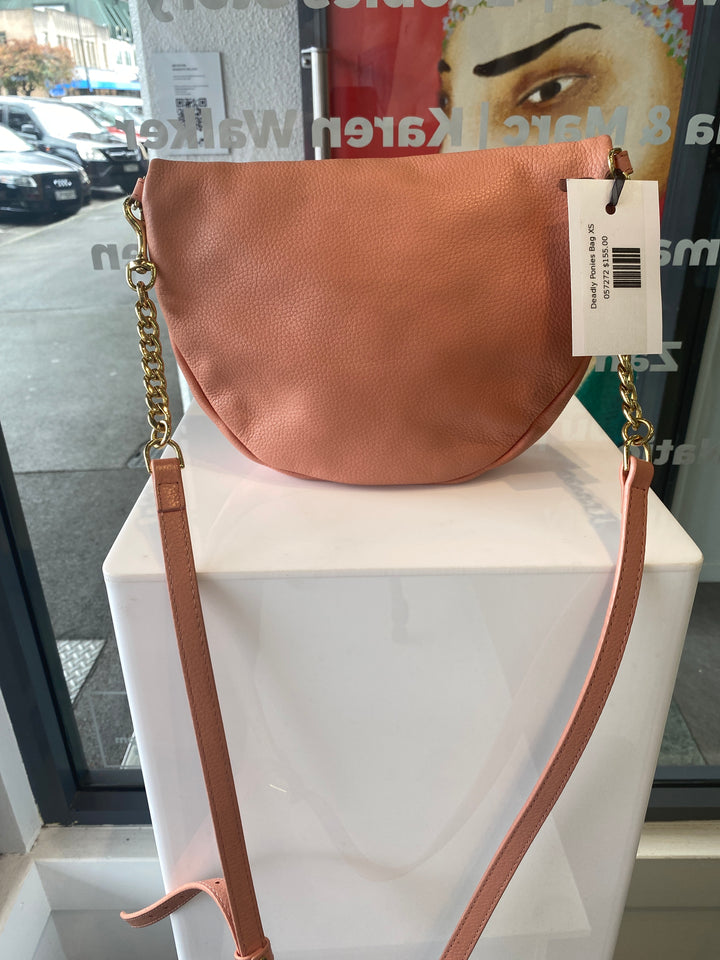 Deadly Ponies, Bag